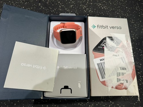Fitbit Versa Smartwatch, Pink FB504GMBK New Small +Large - Picture 3 of 6