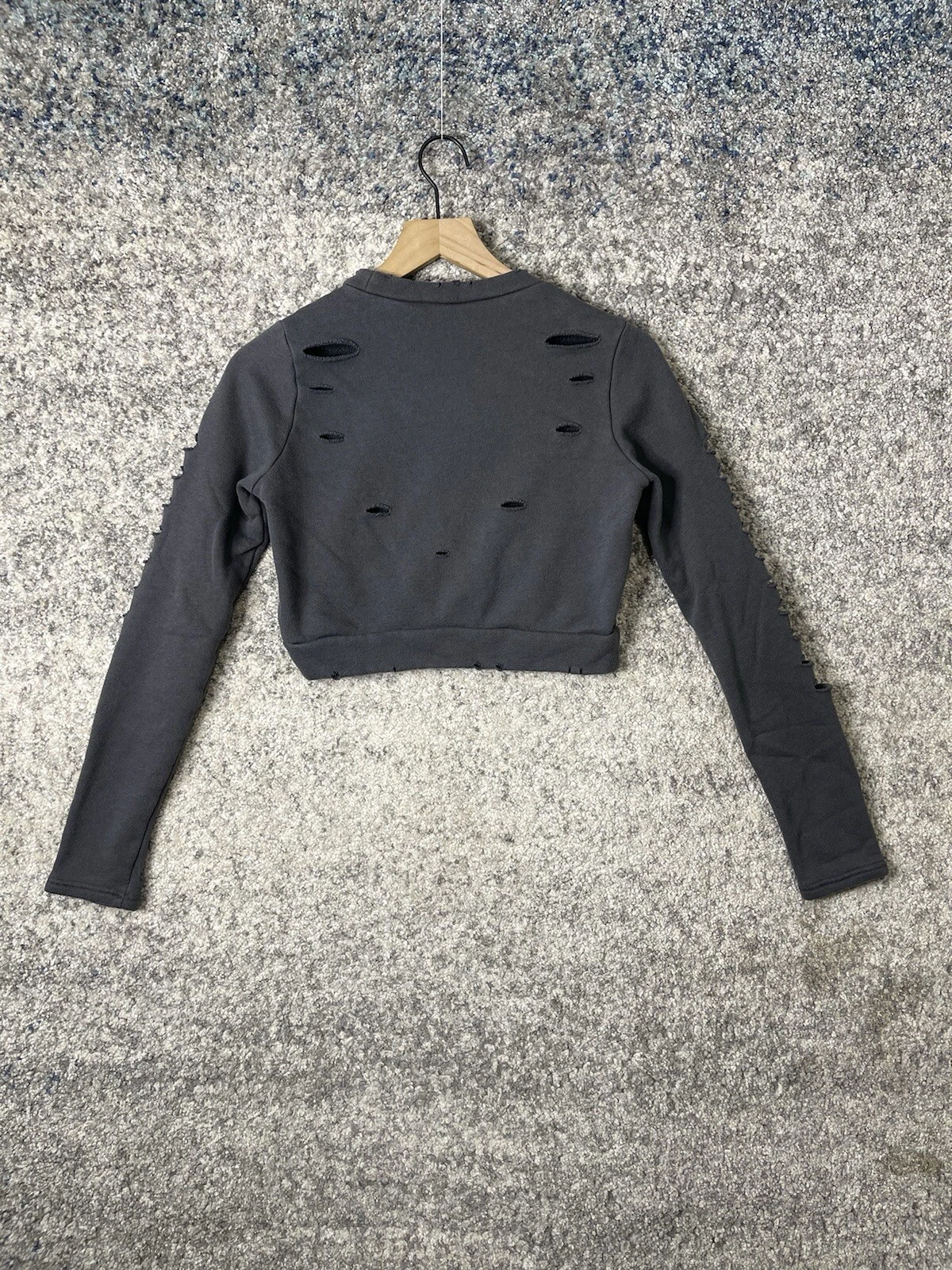 alo-yoga ripped warrior crop pullover top sweatshirt