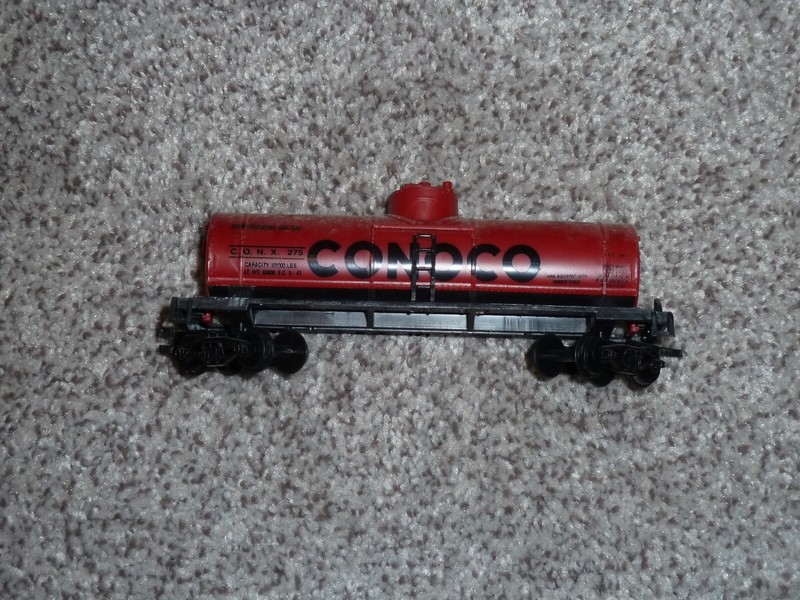 HO Scale CONOCO Tanker Freight Car ((SEE PHOTO"S)