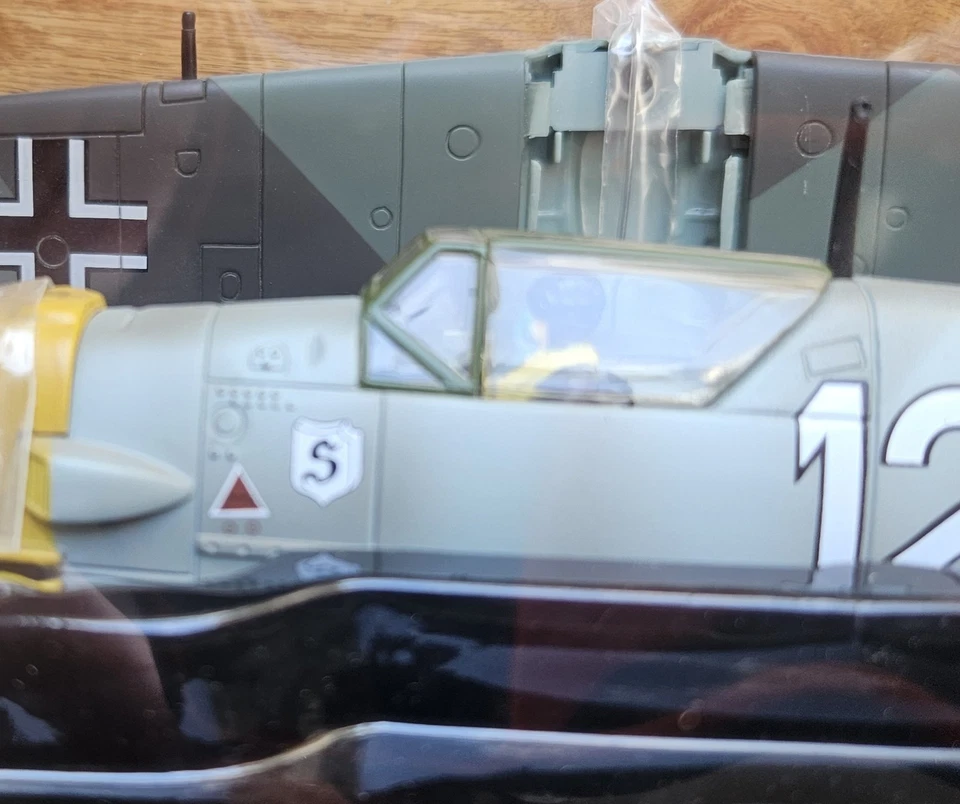 ULTIMATE SOLDIER ALEMÁN SEGUNDA GUERRA MUNDIAL MESSERSCHMITT Bf-109 "BLANCO 12" ESCALA 1:32 SIN USAR, EN CAJA Foto 4 de 4