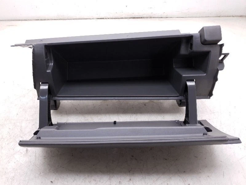 Toyota Prius 2011 Guantera Instrument  Foto 2 de 4