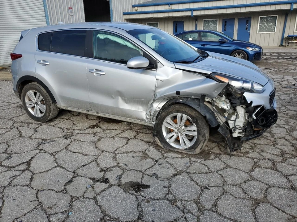 Espejo retrovisor interior delantero central usado se adapta a: Kia Sportage 2018 centro delantero Foto 4 de 4