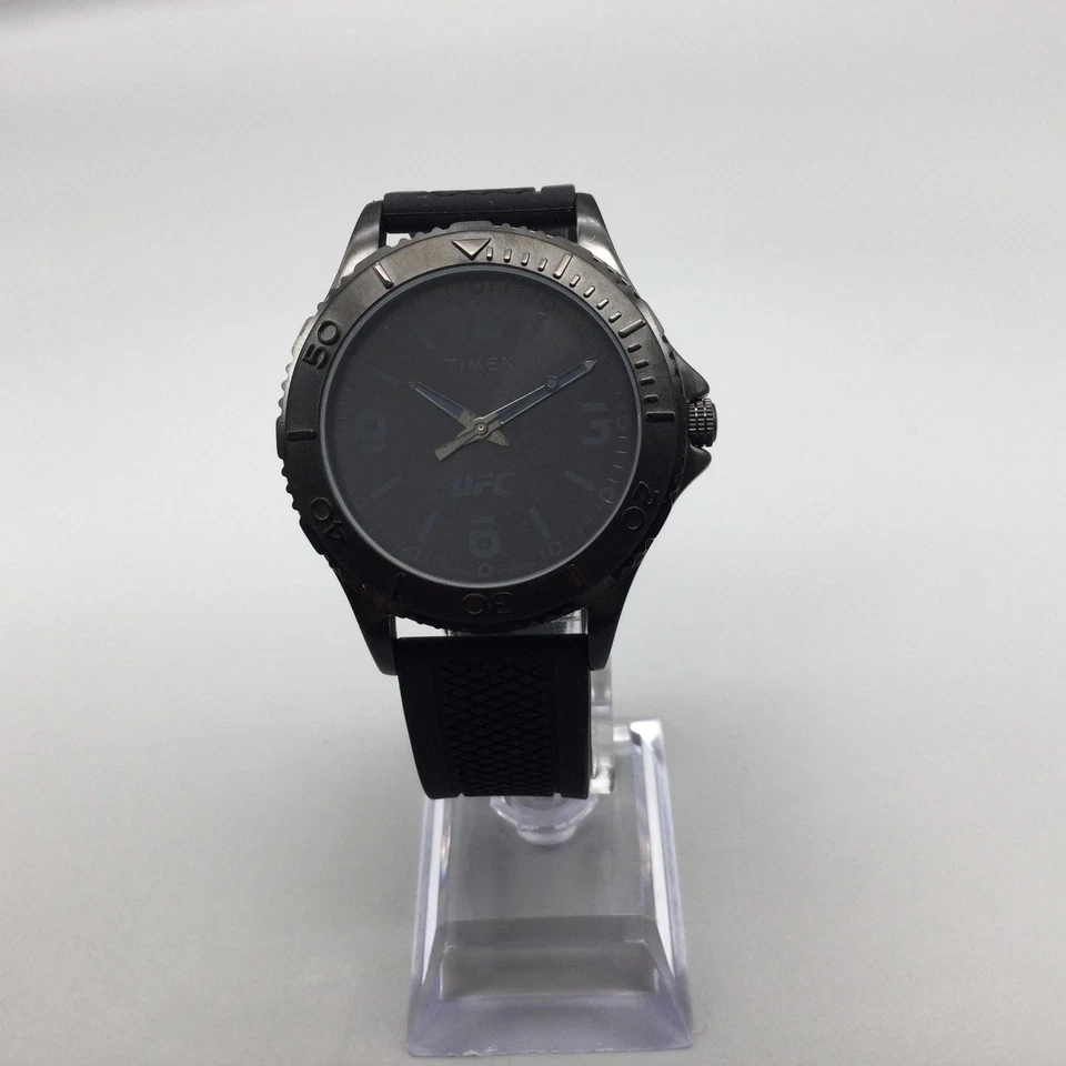 Reloj Timex UFC para hombre 41 mm esfera negra TW2V58000 batería nueva Foto 3 de 4