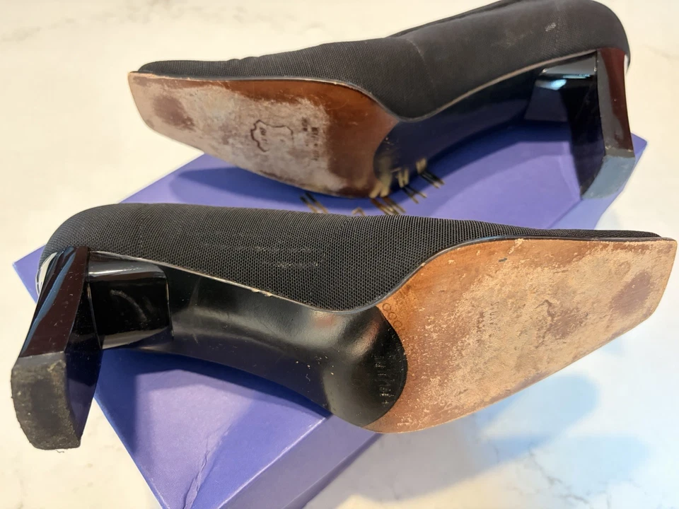 Zapatos de salón Stuart Weitzman negros elásticos con 3 tacón de charol para mujer 7 M. Foto 4 de 4