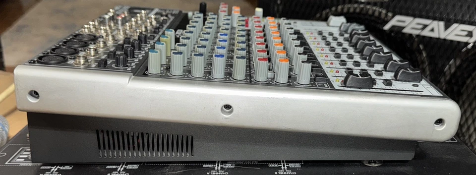 Behringer XENYX X1622USB Mixer With FX - Image 4 of 4