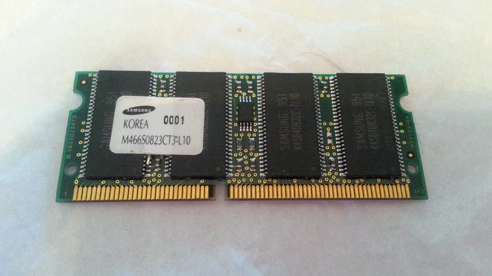 256MB Samsung memory cards (M464S1724CT1-L1L; M466S0823CT3-L10) - Image 3 of 4