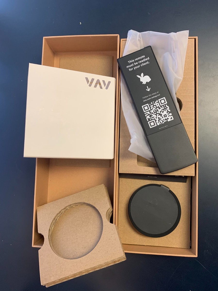 Télécommande avec écran de 4″ AVA Cinema remote disponible en noire ou grise | IRIS Connect