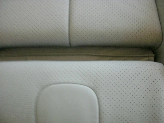 Nissan 87350-JK72C Left Front Seat Cushion Assembly Lthr 2007 Infiniti G35 - Imagem 4 de 4