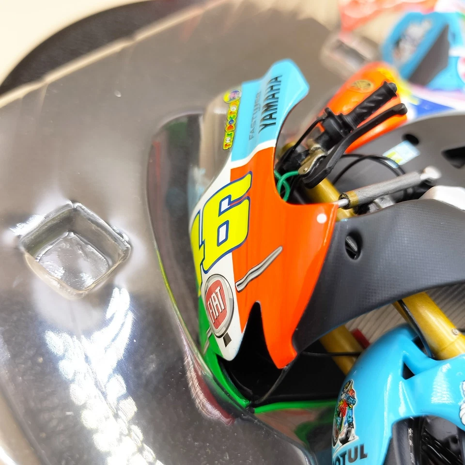 MINICHAMPS 1/12 Yamaha YZR-M1 Valentino Rossi MotoGP 2007 GP Assen 122073096 - Image 4 of 4