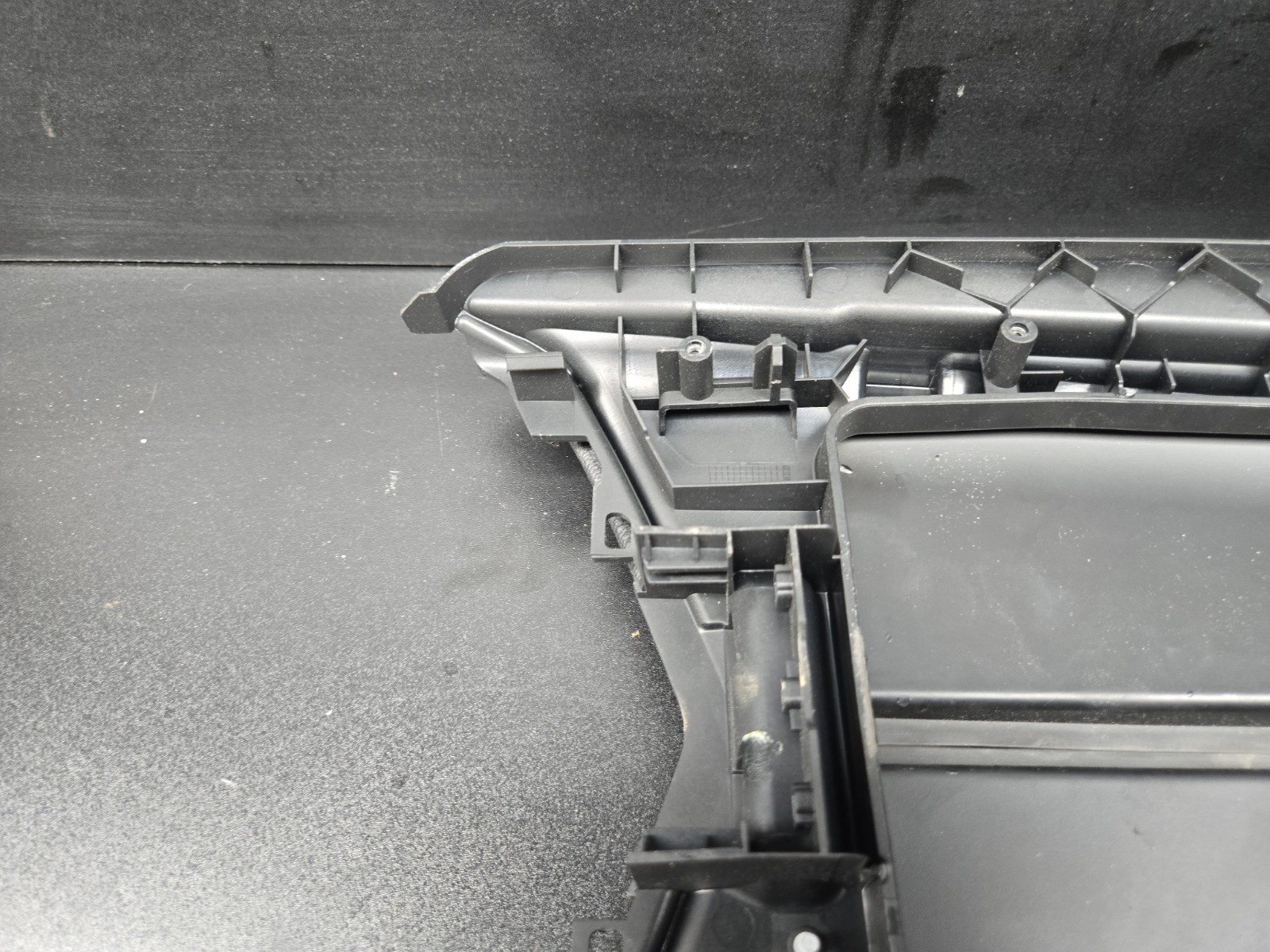 Maserati Ghibli 2014-2022 FRONT Center console