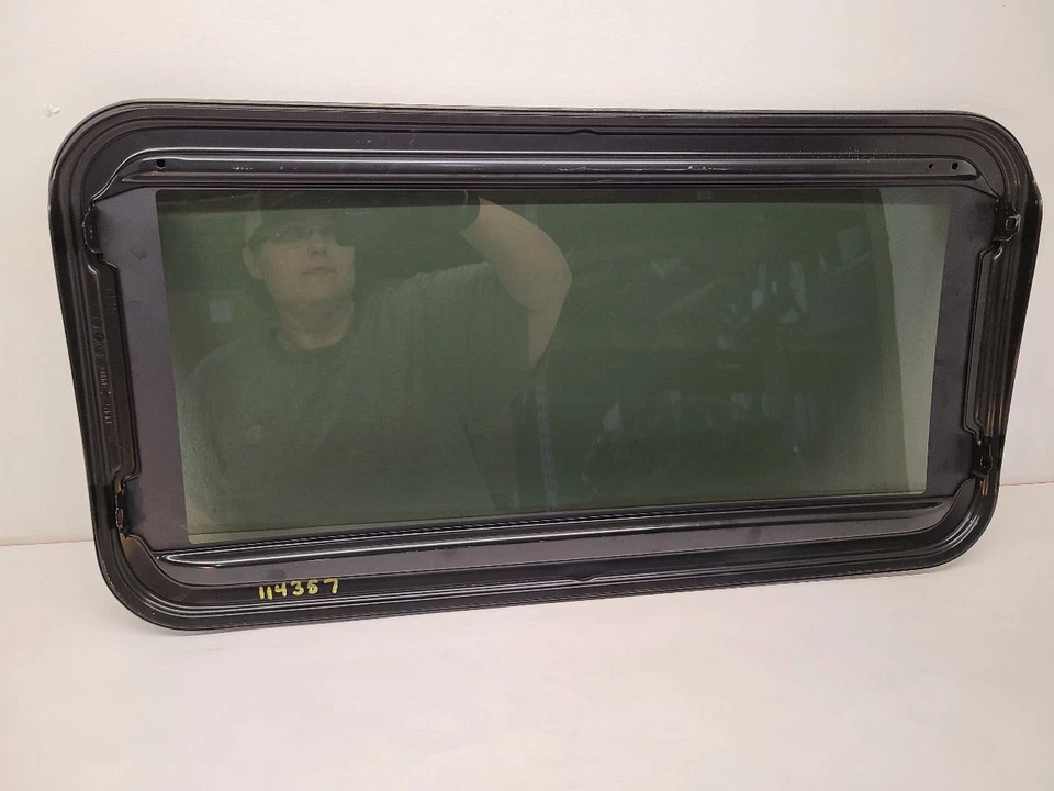 2010 2011 2012 2013 2014 2015 2016 2017 2018 MAZDA 3 Roof Glass Only Foto 4 de 4