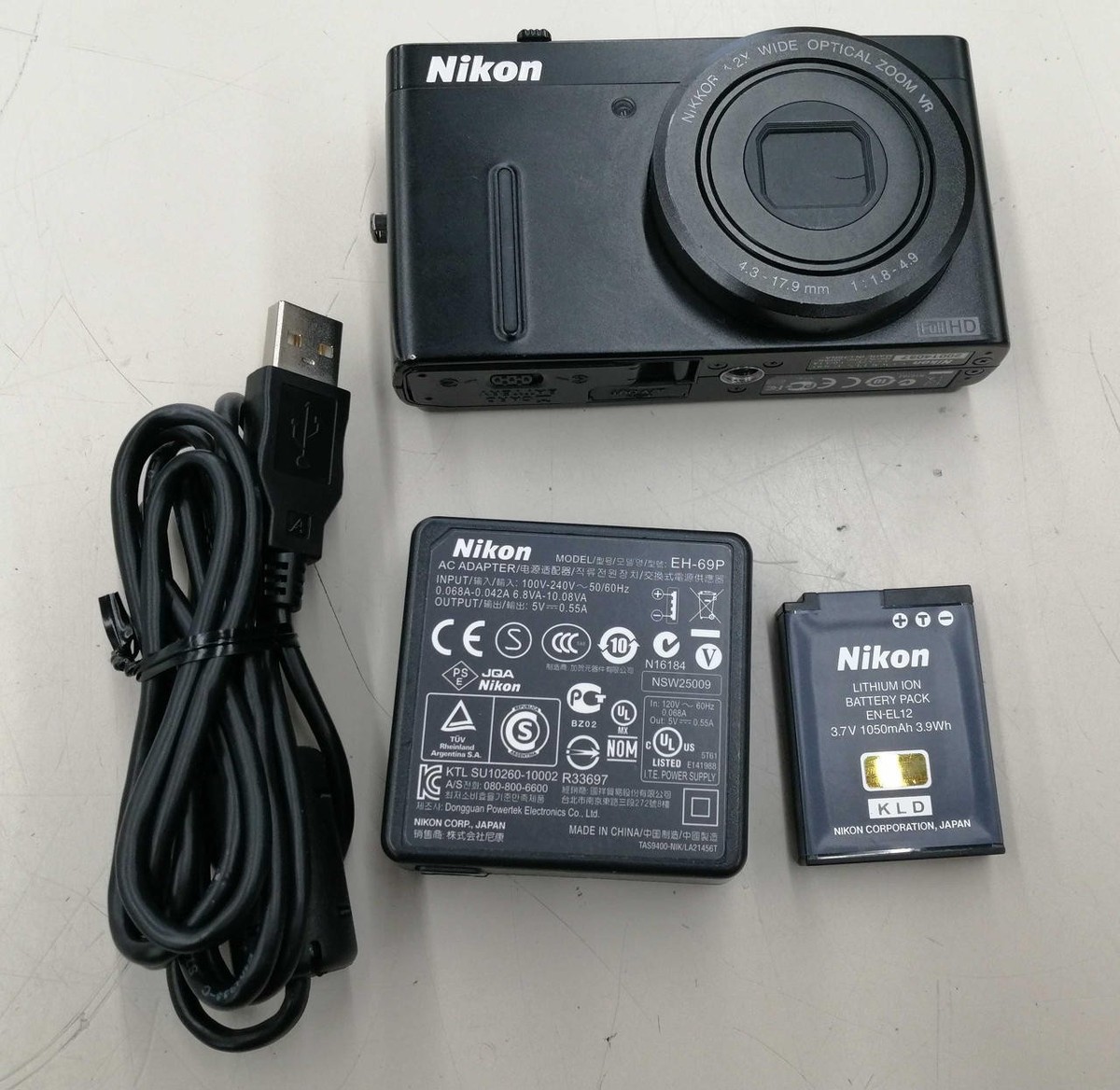 ✨美品✨ Nikon COOLPIX P300 元箱付属 Nikon COOLPIX P300 Black 12.2MP 4.2x f/1.8 Digital Camera