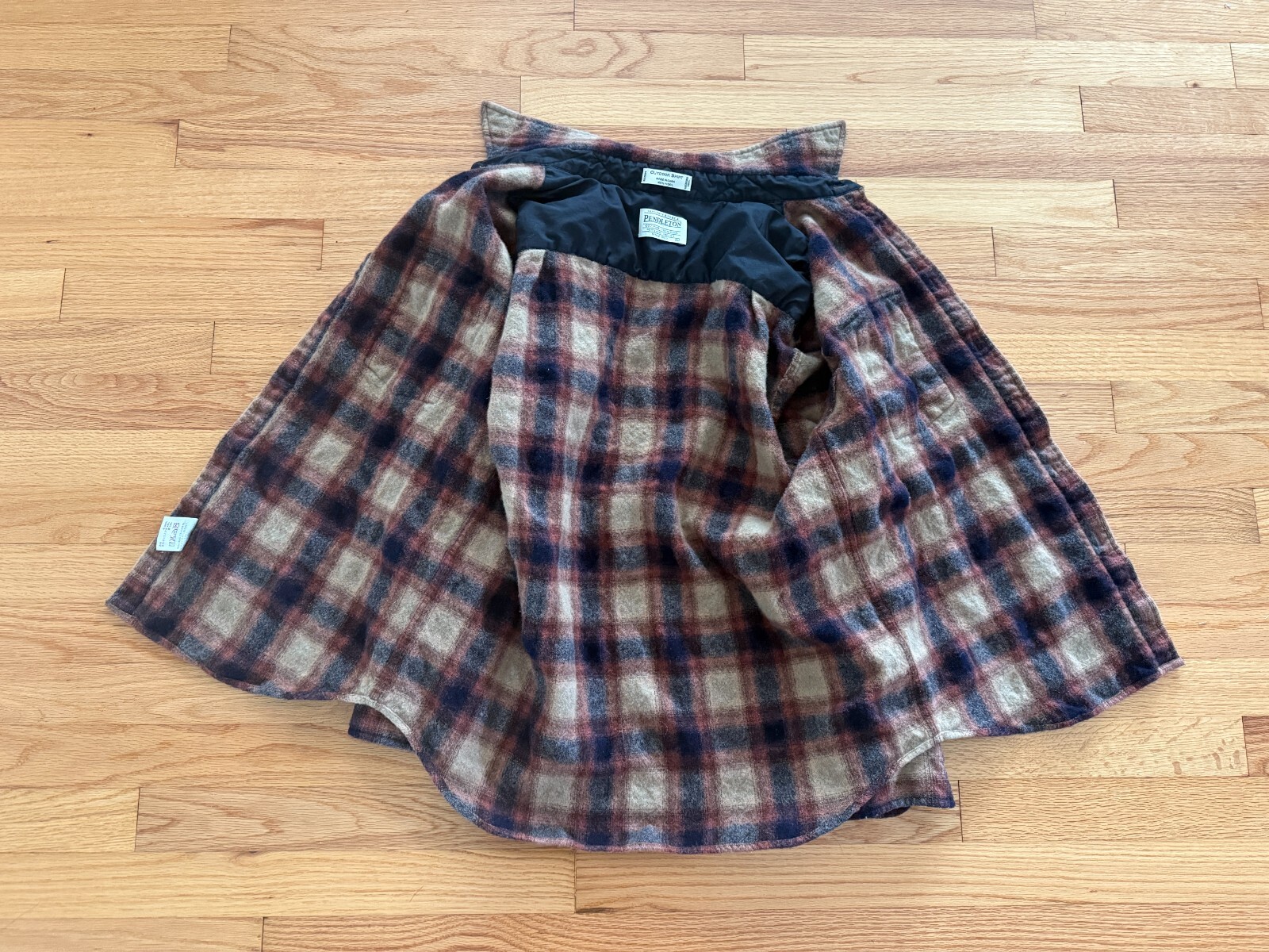 Pendleton Wool Flannel Large but Shrunk, fits Sma… - image 4