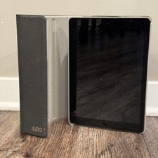 Apple iPad Air 1st Gen. 16GB, Wi-Fi, 9.7in - Space Gray Case Bundle
