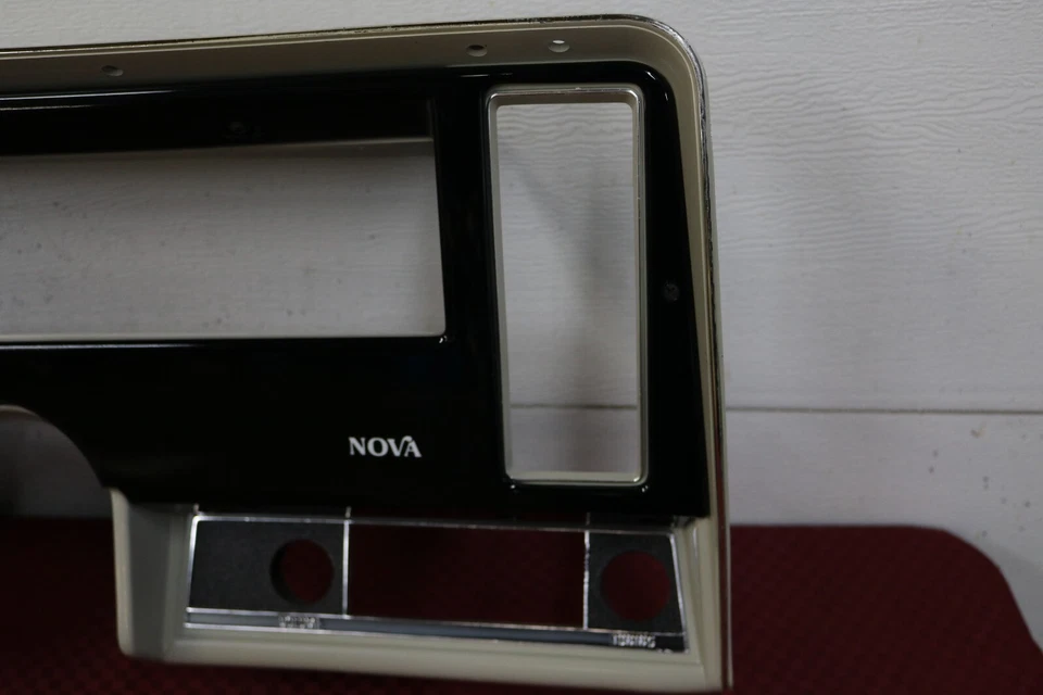 1973 1974 73 74 CHEVROLET NOVA NOS PAINEL DE INSTRUMENTOS MOLDURA GM 332206 - Imagem 4 de 4
