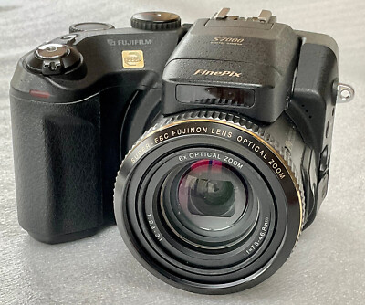 Fuji FinePix S7000 Digital Camera 6.3MP, 6x Optical Zoom Lens; Not