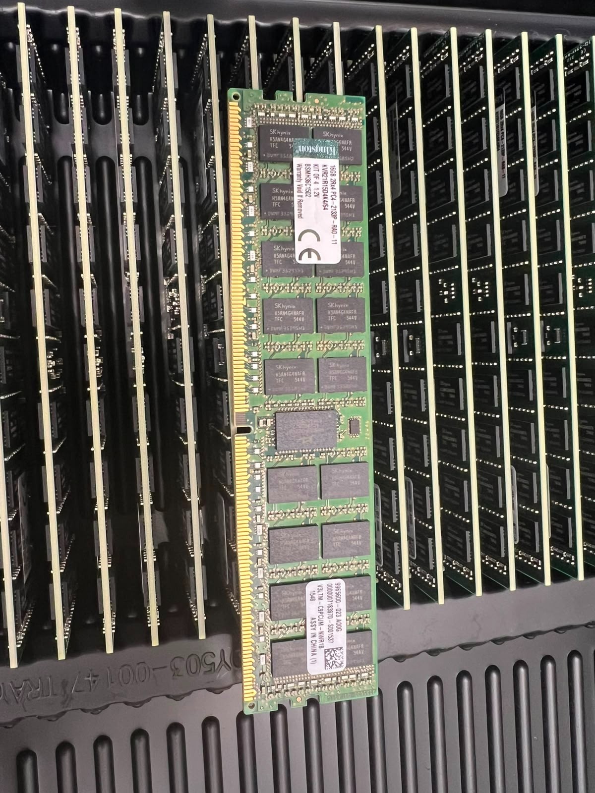 как выглядит 10x Kingston 16GB DDR4 ECC Registered RAM PC4-2133P KVR21R15D4/16 Server RDIMM фото