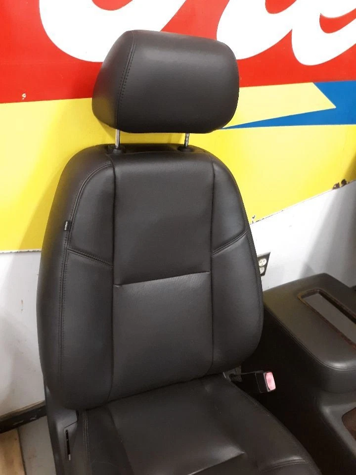 12-14 CADILLAC ESCALADE Front Set Pair Seats With Console Driver Passenger - Image 3 of 4