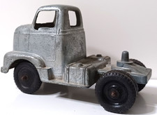 Vintage Tootsietoy COE Cab Truck with Hitch 3.5" Nice Tires No Paint