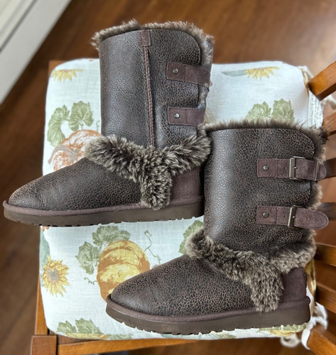 UGG Women’s Skylah Brown Leather Bomber shelling Winter Boot Size US 8