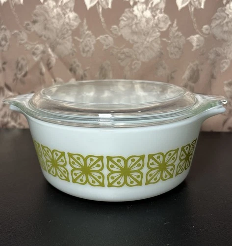 Vintage MCM Pyrex Green Square Verde 472 1 1/2 PT Casserole Dish with Lid 1960s