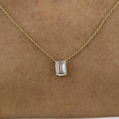 1,50 ct Smaragd Lab Grown IGI Certified Diamond 14K Gold Solitär Collier