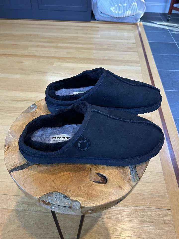 Zapatillas para hombre Fireside by Dearfoams negras forradas de piel de oveja Foto 2 de 4