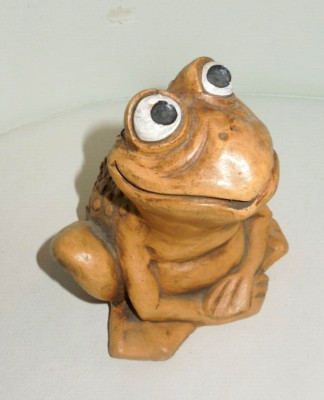 VINTAGE 1983 ALPHA REZ WOOD RESIN GOOFY FROG FIGURINE SIGNED
