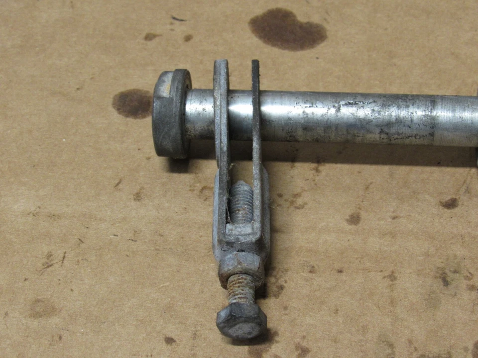 Kawasaki KZ400 1977 eje de rueda trasera ajustadores espaciadores 42031-050 Foto 4 de 4