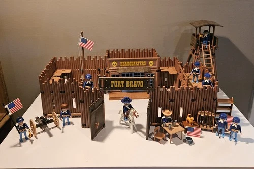 Vintage 1989 Playmobil Western Fort Bravo Cavalry Bundle- 99% Complete.