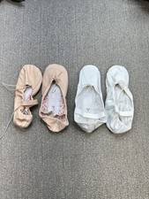 Pair Of Capezio Daisy 205 Girls Ballet Leather Slippers Pink White 6M NEW NO BOX