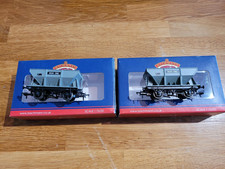 Pair of Bachmann 37-502A OO Gauge 24 Ton Iron Ore Hopper Wagon BR Grey Boxed