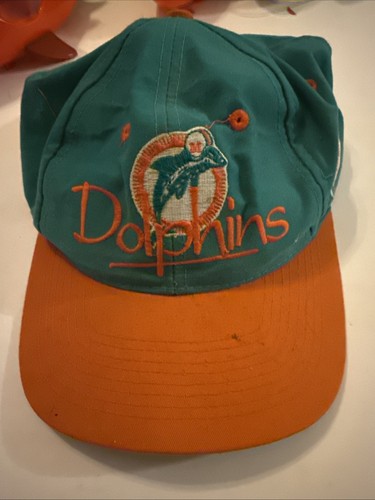 Vintage NFL Miami Dolphins Script Snapback The Game Hat needs cleaning