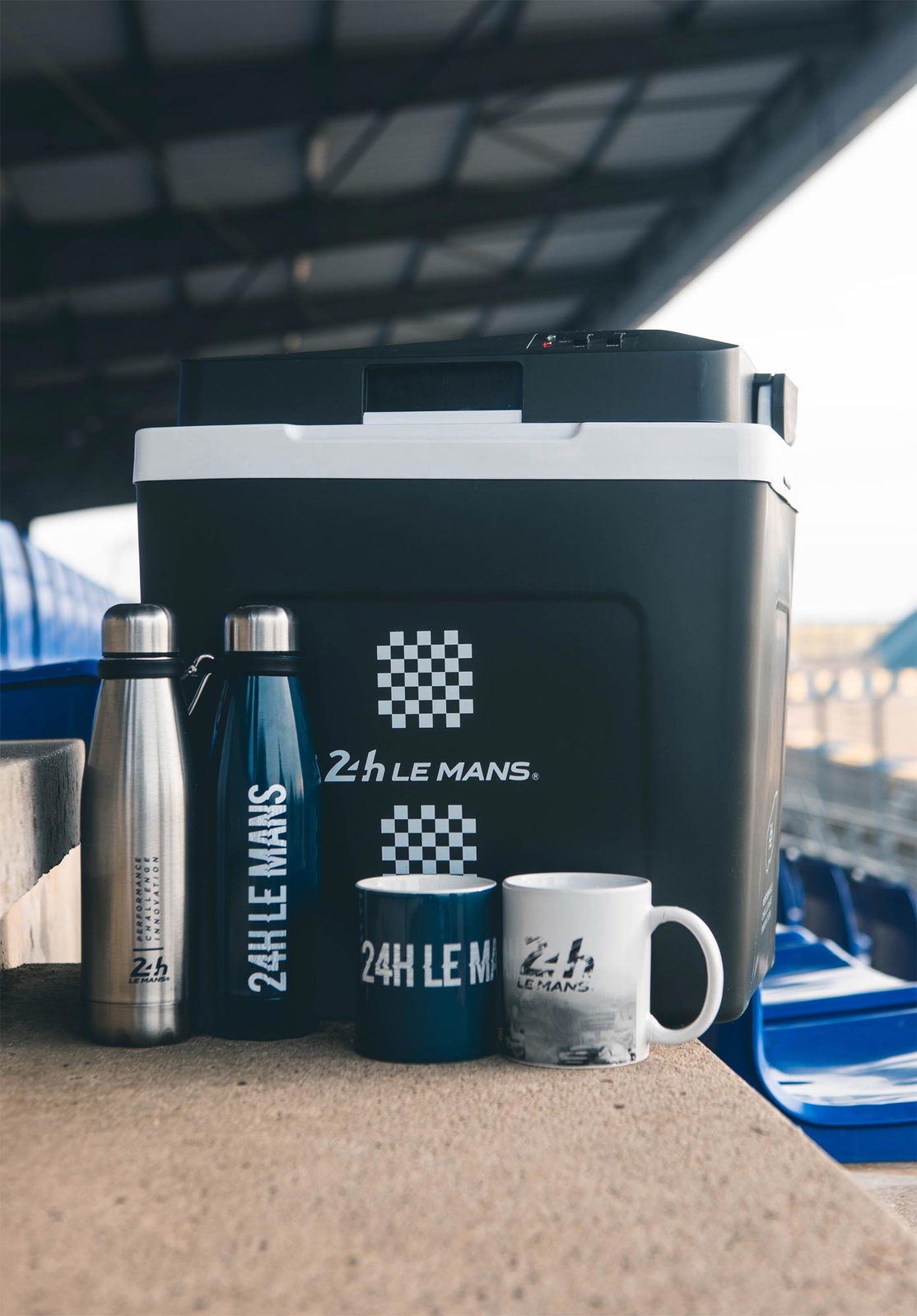 Mug Officiel 24 HEURES DU MANS - Modèle Gris Course - Capacité 30cl - Neuf Avec Emballage D'origine
