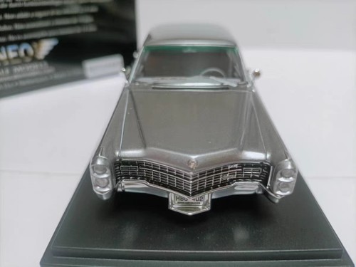 Neo Resin 1/43 Cadillac Fleetwood 75 Limousine 1966 Silver #44002 - Picture 4 of 6