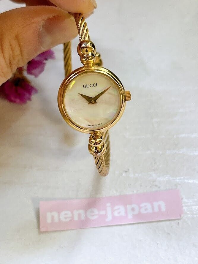 Gucci 2700.2.L Pearl Dial Gold Qz Women's Watch Working Very Gucci 2700.2.L Pearl Dial Gold Qz Women's Watch Working Very