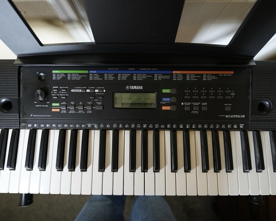 Yamaha PSRE253 Keyboard with Stand Excellent Condition eBay
