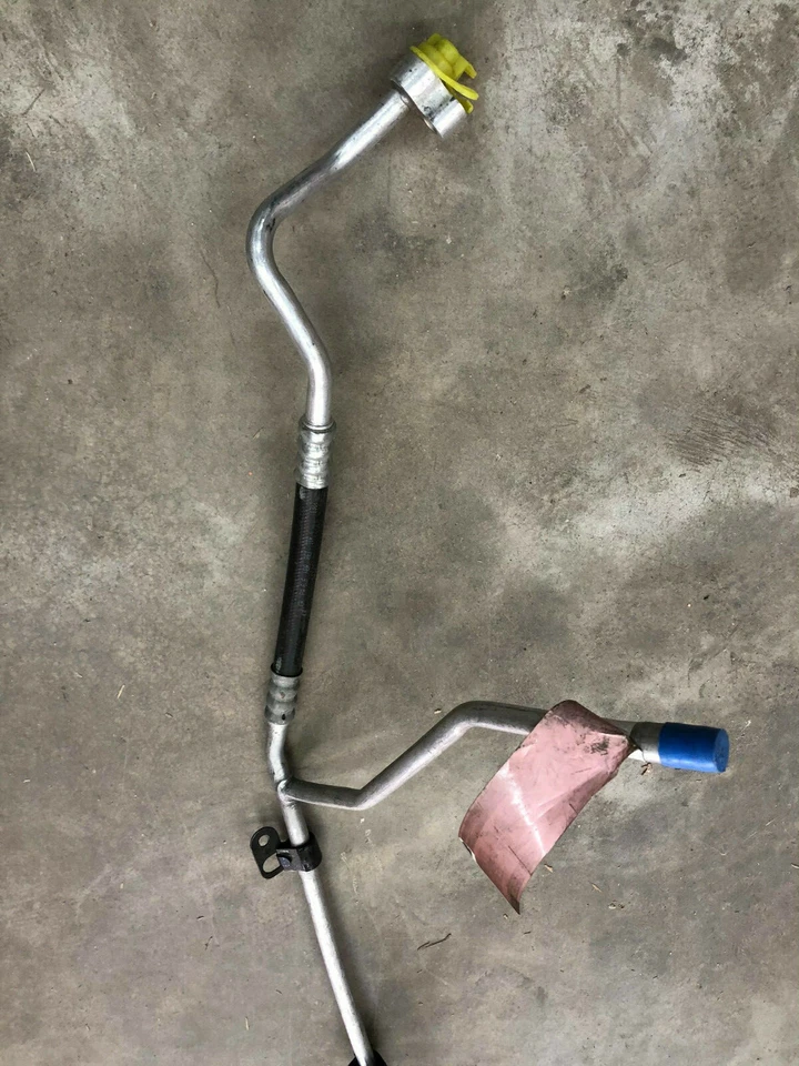 MANGUERA DE SUCCIÓN DE REFRIGERANTE AIRE ACONDICIONADO MOTORCRAFT YF-37179 PARA FREESTAR MONTEREY 2004-2007 Foto 2 de 4