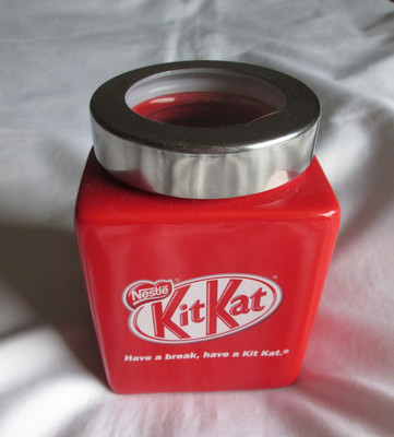 Nestle KitKat Dose aus  Keramik mit verschließbarer Deckel + Löffel siehe Fotos