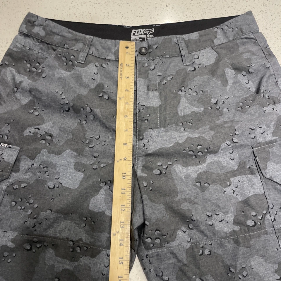 Fox Racing Shorts Mens 34 Gray Camo 12"  Tech Cargo Shorts Walking Hiking - Image 4 of 4