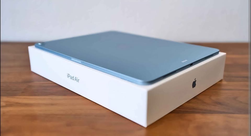 2025 Apple iPad Air 11-inch M3 Chip 1TB Wi-Fi Blue MUWR3KN/A