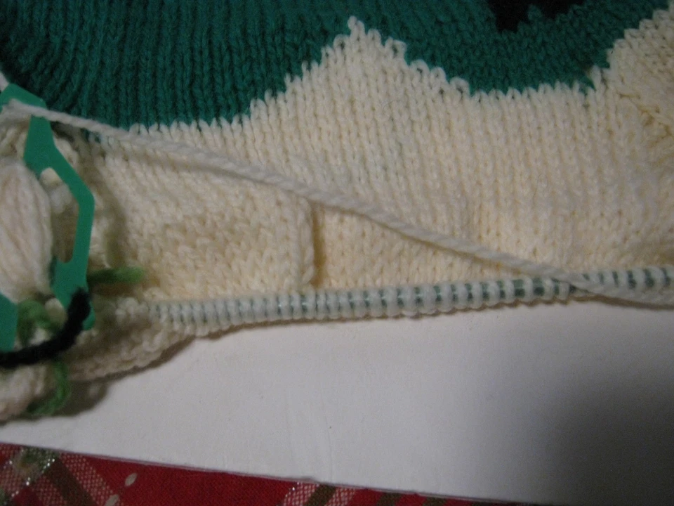 Medias de Navidad Bucilla vintage. Tejido iniciado pero no completo Foto 4 de 4