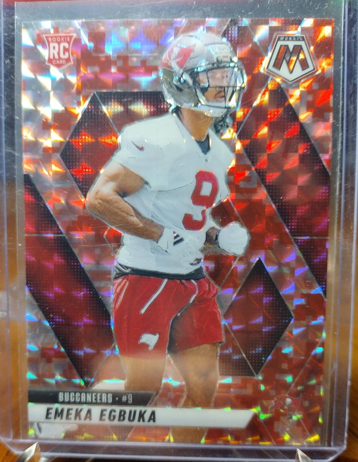 2025 Panini Mosaic Football Rookie RC Camo Red Prizm #376 - Emeka Egbuka