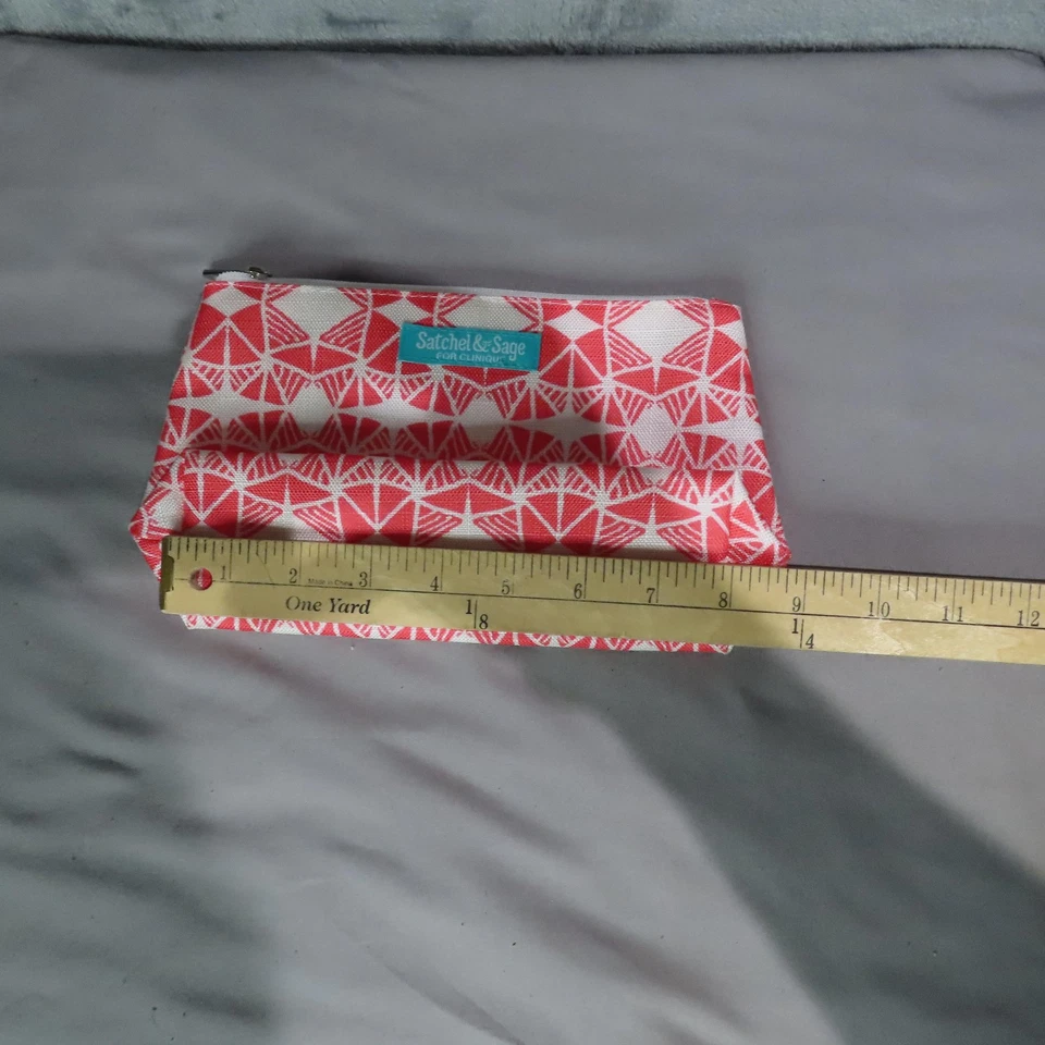 Satchel & Sage For Clinique Makeup Bag Red White Geometric Print Zipper Pouch - Image 3 of 4