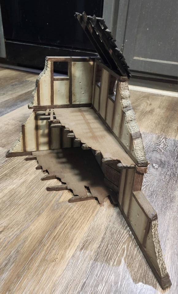 21st Century Toys Ultimate Soldier WWII Diorama Bombed Out Ruined Building 1:18 - Image 3 of 3