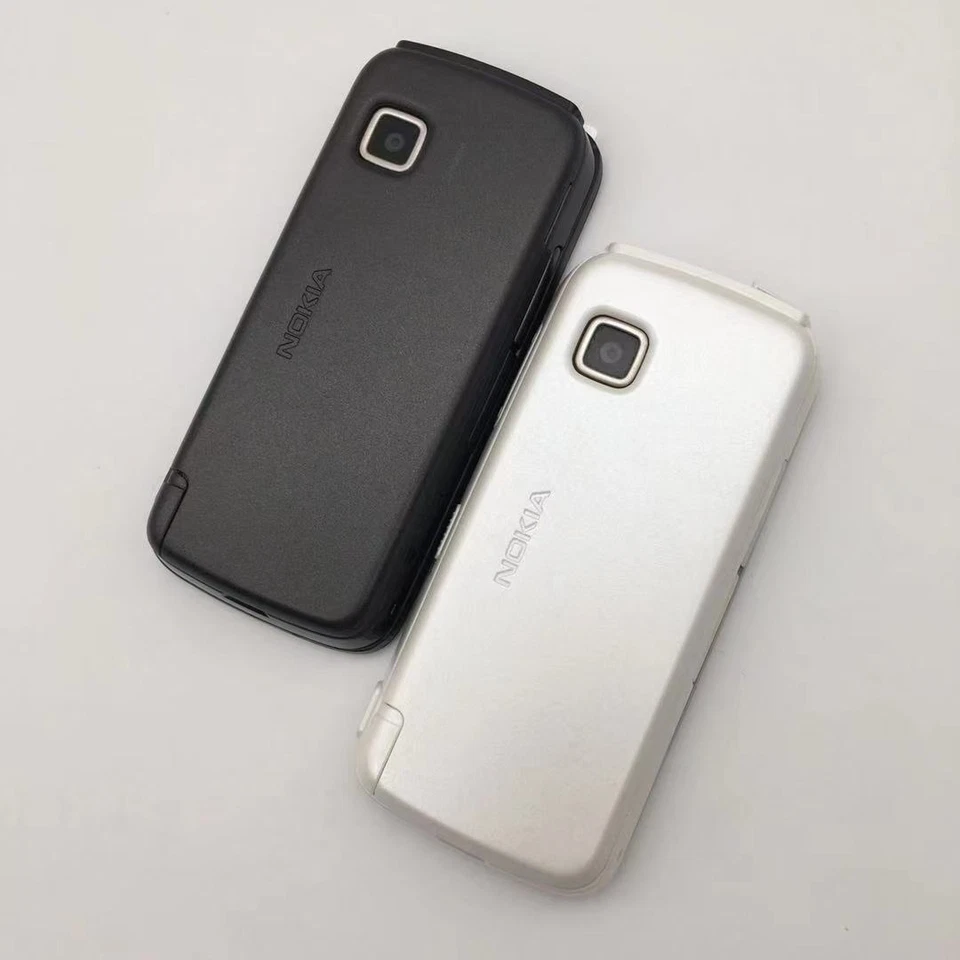 Nokia 5230  (Unlocked) Smartphone - Image 2 of 4