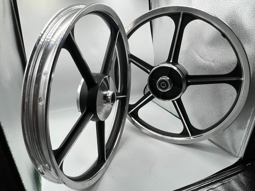 Llanta deportiva delantera y trasera Honda C70 Passport negra 5 radios 17" con cojinete - Imagen 24 de 24