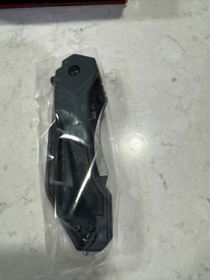 Smith Wesson SWMP1BS Military Police Assisted Opening Pocket Knife Half Serrated - Image 3 of 4