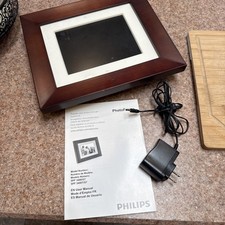 Philips Photo Frame 8" LCD Panel Digital Frame Brown With Remote SPF3408/G7