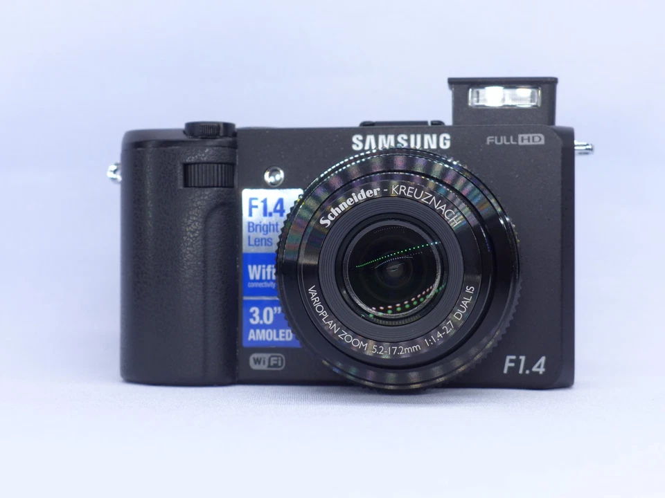 Samsung EX2F 12.4MP F/1.4 Digital Camera - Black - Image 2 of 4